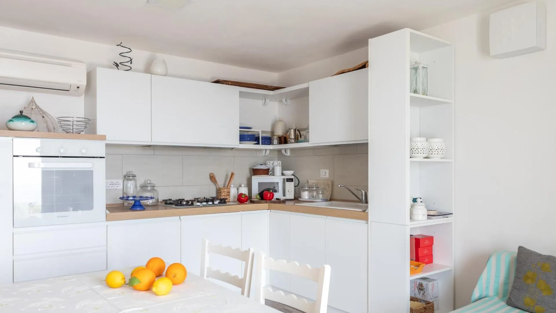 A Pretty House Overlooking The Sea Porto Alabe Apartamento