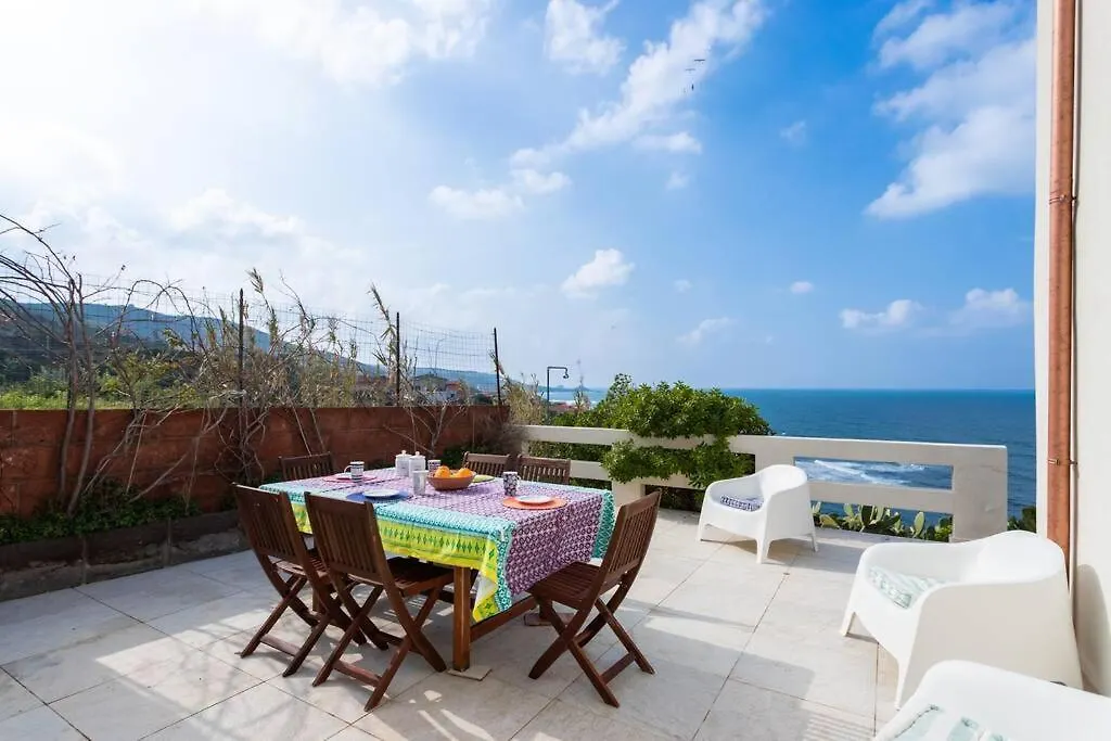 A Pretty House Overlooking The Sea Porto Alabe